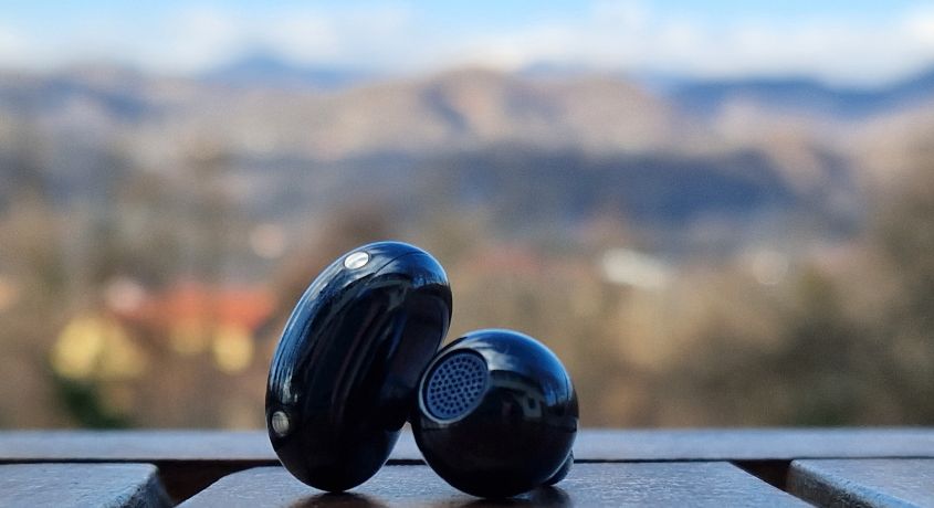 Huawei FreeClip – C-Bridge Design Earbuds Review