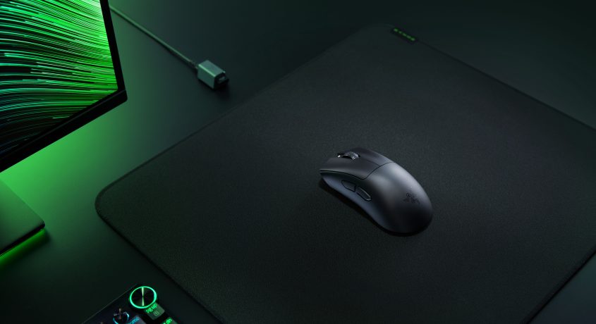 RAZER prezintă Deathadder V3 HYPERSPEED